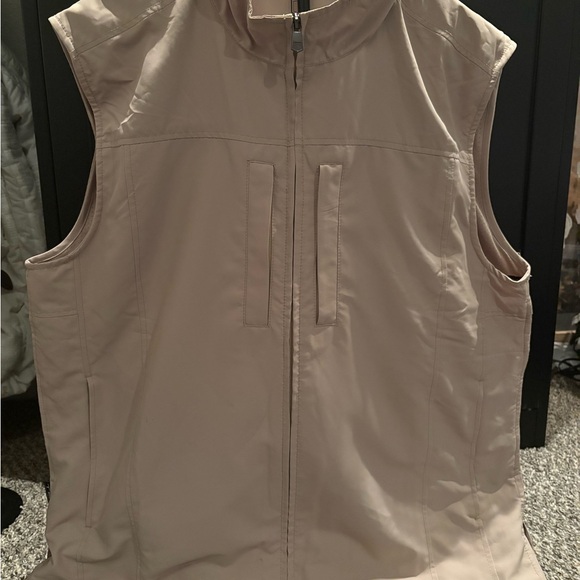 Q.U.E.S.T. VEST FOR MEN - Picture 6 of 6